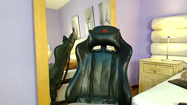 Lean Portman online show from March 29, 4:18 pm