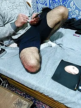 yazinyazin1 online show from March 5, 9:44 pm