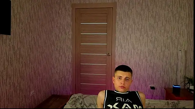 Snapshot of Denisx444 chatting on October 20, 3:05 pm Denisx444 online show from October 20, 3:05 pm