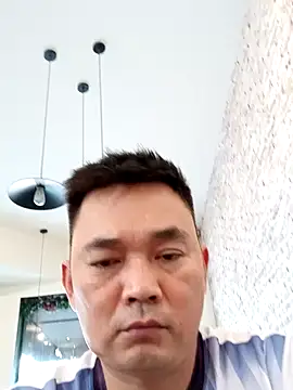 NguyenTrungHieu81 online show from March 22, 5:01 am