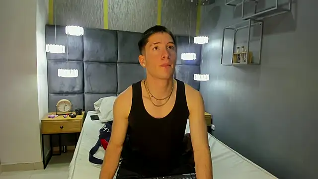 HunterHeat  online show from September 17, 12:39 pm