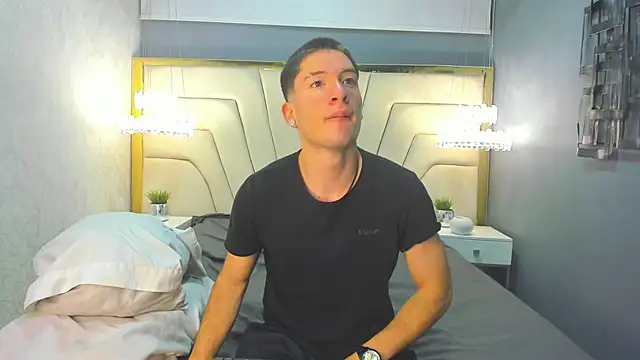 HunterHeat  online show from September 23, 11:31 am