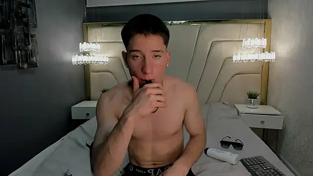 HunterHeat  online show from September 18, 12:40 pm