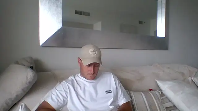 Londonlad818 online show from April 10, 5:09 pm