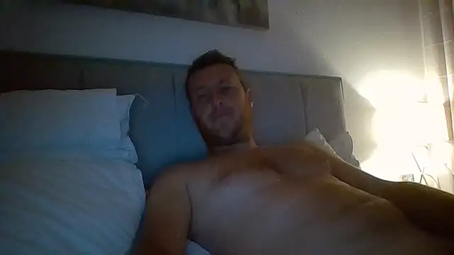 Londonlad818 online show from May 29, 8:41 pm