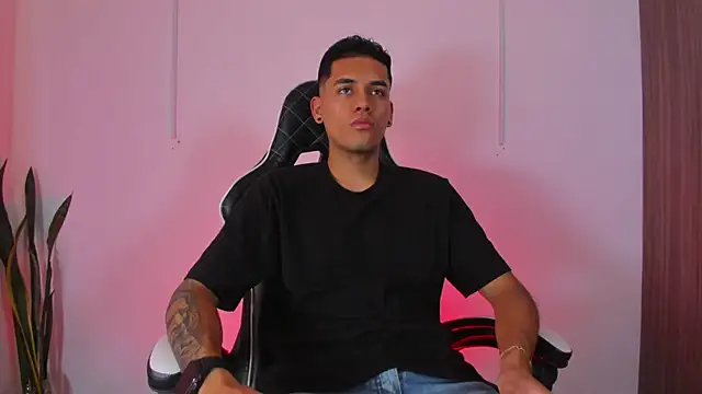 Nickyblazze  online show from September 30, 8:01 pm