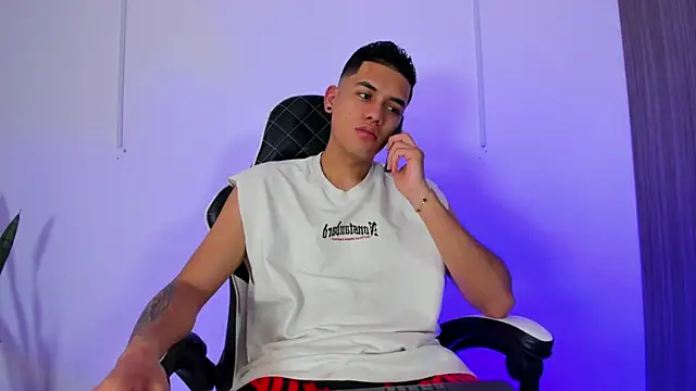 Nickyblazze  online show from September 16, 5:14 pm