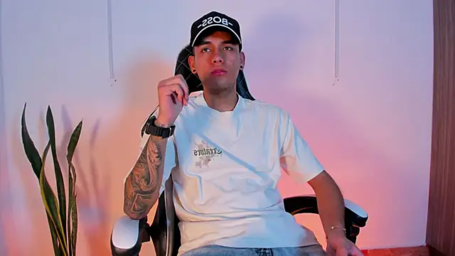 Nickyblazze  online show from October 7, 12:42 pm