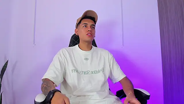 Nickyblazze  online show from September 11, 1:32 pm