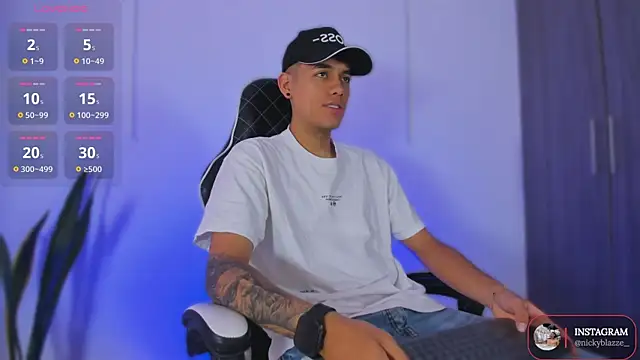 Nickyblazze  online show from November 17, 1:14 pm