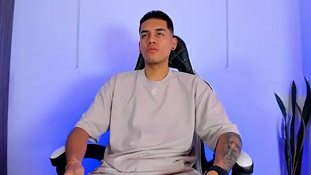 Nickyblazze  online show from October 2, 12:09 pm