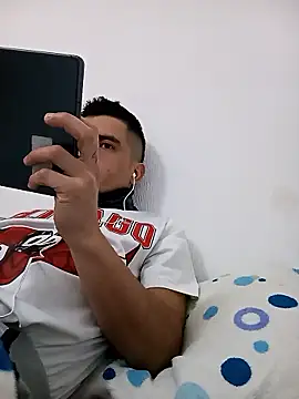 Andr3s69xxx online show from January 13, 9:08 pm