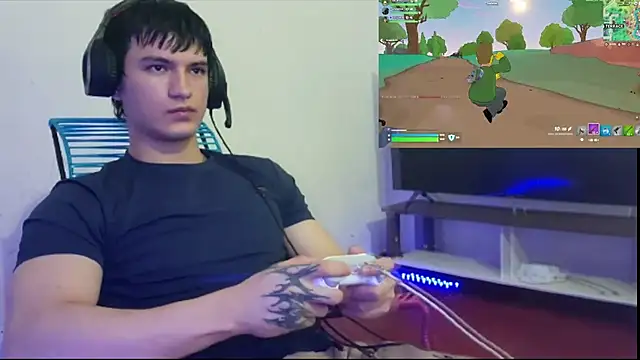 ErickWalton online show from November 17, 6:05 am