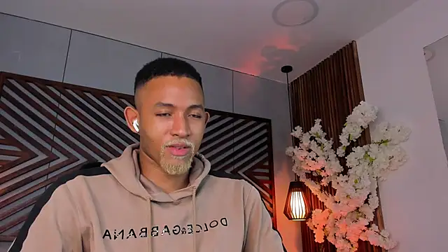 B Wild online show from April 12, 7:54 am