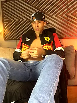 B Wild online show from October 23, 4:27 am