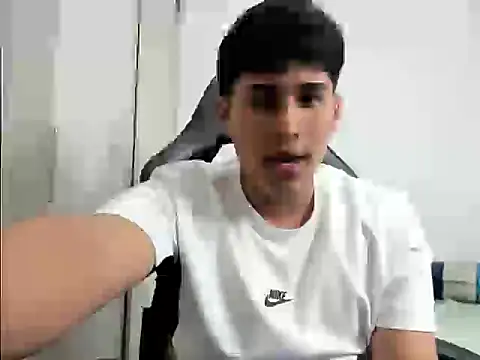 Snapshot of jhony_dickm chatting on September 10, 11:14 pm jhony dickm online show from September 10, 11:14 pm