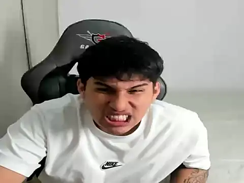 Snapshot of jhony_dickm chatting on September 28, 6:50 pm jhony dickm online show from September 28, 6:50 pm