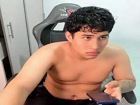 Snapshot of jhony_dickm chatting on October 9, 10:14 pm jhony dickm online show from October 9, 10:14 pm