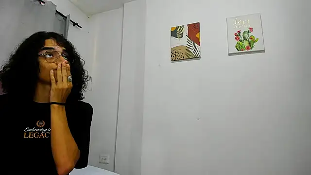 EthanBlackwoodd online show from February 4, 8:37 pm