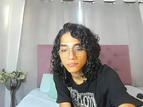 EthanBlackwoodd online show from October 21, 7:39 pm