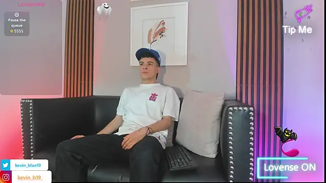 kevinn blue1 online show from November 20, 9:13 pm