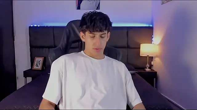 Aaron Spencer13 online show from September 29, 6:15 pm