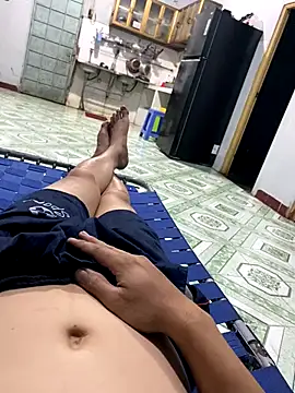 Snapshot of vila25cm chatting on October 28, 1:57 pm vila25cm online show from October 28, 1:57 pm