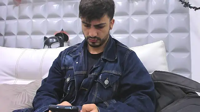 Jack Daniel   online show from October 25, 4:52 pm