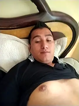 Benitocamelas93 online show from April 22, 2:33 pm