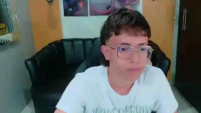Snapshot of Dominic_Carmine chatting on October 22, 8:23 pm Dominic Carmine online show from October 22, 8:23 pm