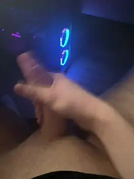 jstntz online show from March 1, 8:03 am