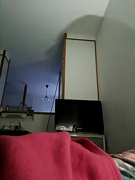 Snapshot of Mikaaa97 chatting on October 1, 3:10 am Mikaaa97 online show from October 1, 3:10 am