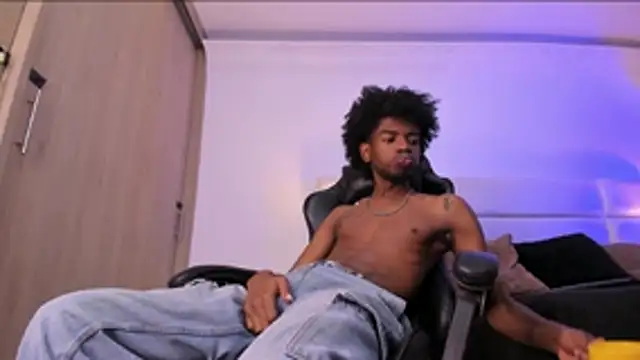 AllexJacob online show from December 19, 1:30 pm