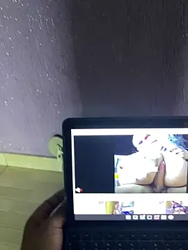 kylieputinha online show from October 4, 6:35 pm