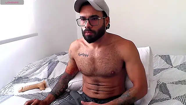 htrebor87 online show from March 30, 4:30 pm