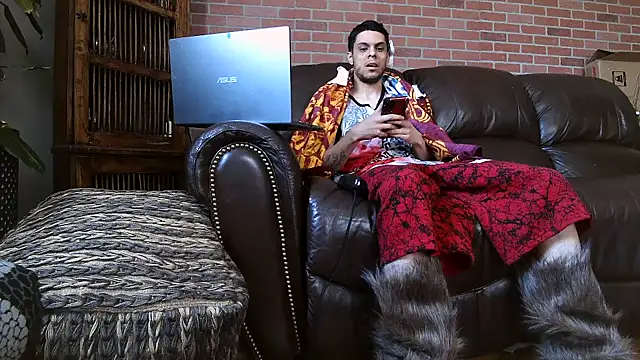 MiPiexevetro online show from May 1, 9:28 pm