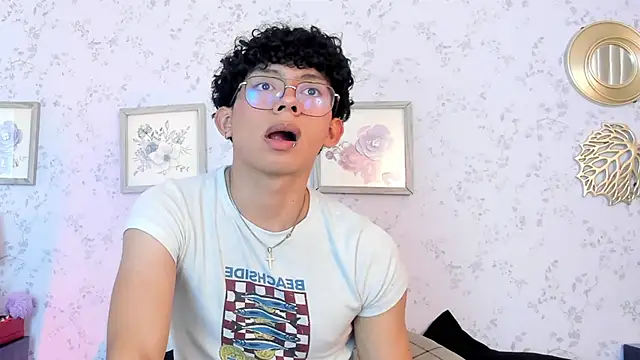 liam twiink online show from March 25, 7:40 pm