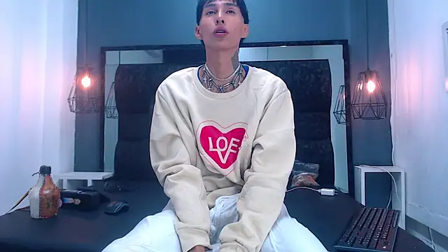 Daniel delux  online show from October 19, 3:11 am