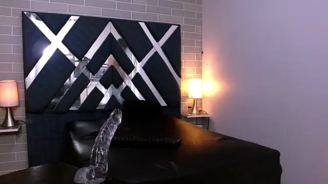 marcus hans  online show from November 21, 7:24 pm