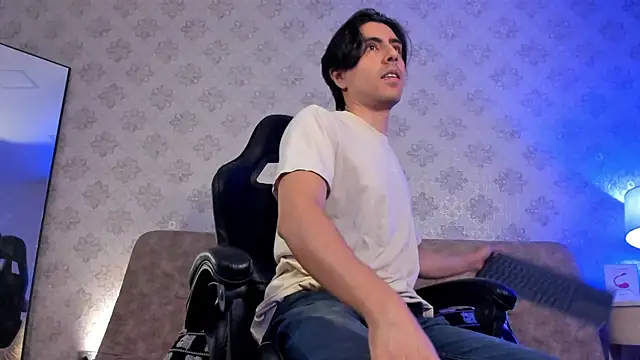 dylan cross  online show from September 22, 11:32 am