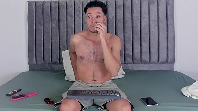 aroncooper1 online show from October 2, 12:31 pm