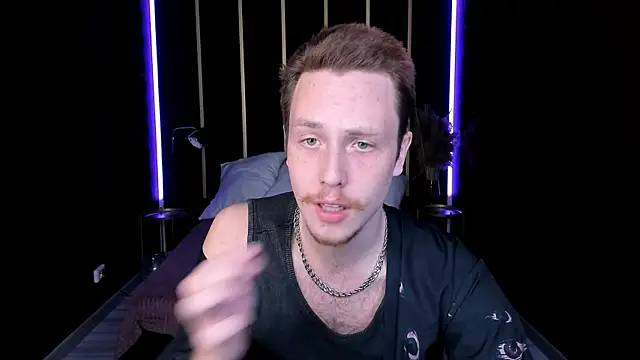 LeoMooree online show from October 22, 8:56 pm