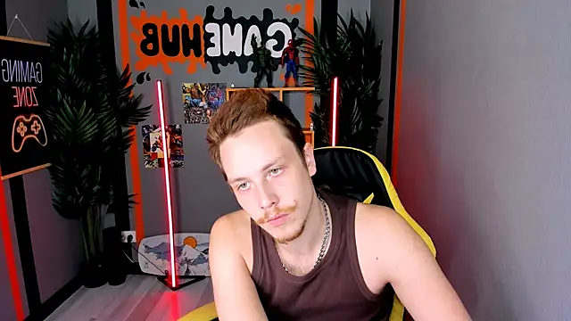 LeoMooree online show from October 27, 3:36 pm