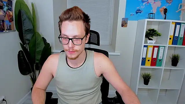 LeoMooree online show from November 15, 4:36 am