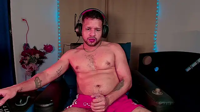 LucasGaeel online show from December 19, 11:51 am