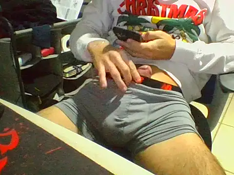 AlbertoRuiz086 online show from November 7, 7:23 am