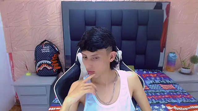 Snapshot of thaigo_twink38 chatting on October 18, 5:01 am thaigo twink38 online show from October 18, 5:01 am