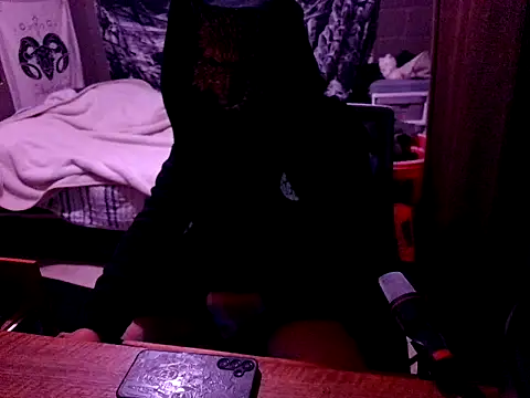 xFuglor3 online show from November 9, 7:45 am