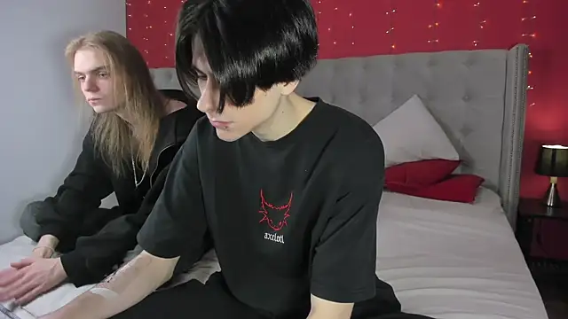 Ellis Rin online show from November 20, 7:45 pm