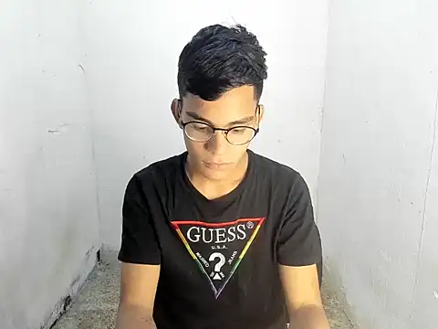 Snapshot of Deivi_colins_23 chatting on October 16, 12:18 am Deivi colins 23 online show from October 16, 12:18 am